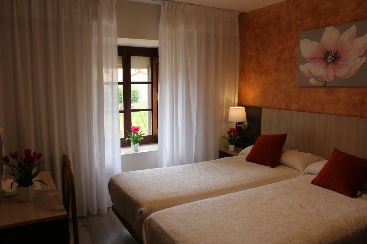 Hostal Casa Abascal Посада-де-Вальдеон Экстерьер фото